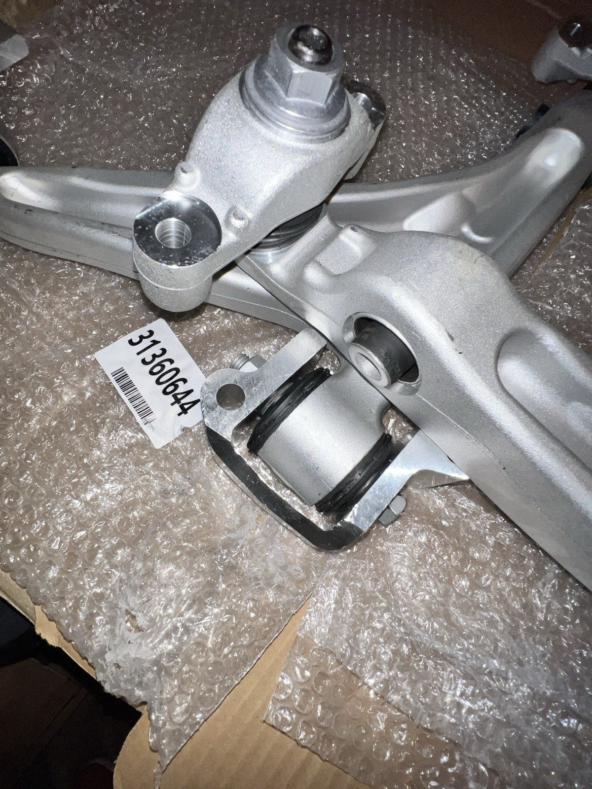 2 of Front Lower Left Right Control Arms Fit Volvo XC90 XC60 T5 T6 T8 B6 2016-