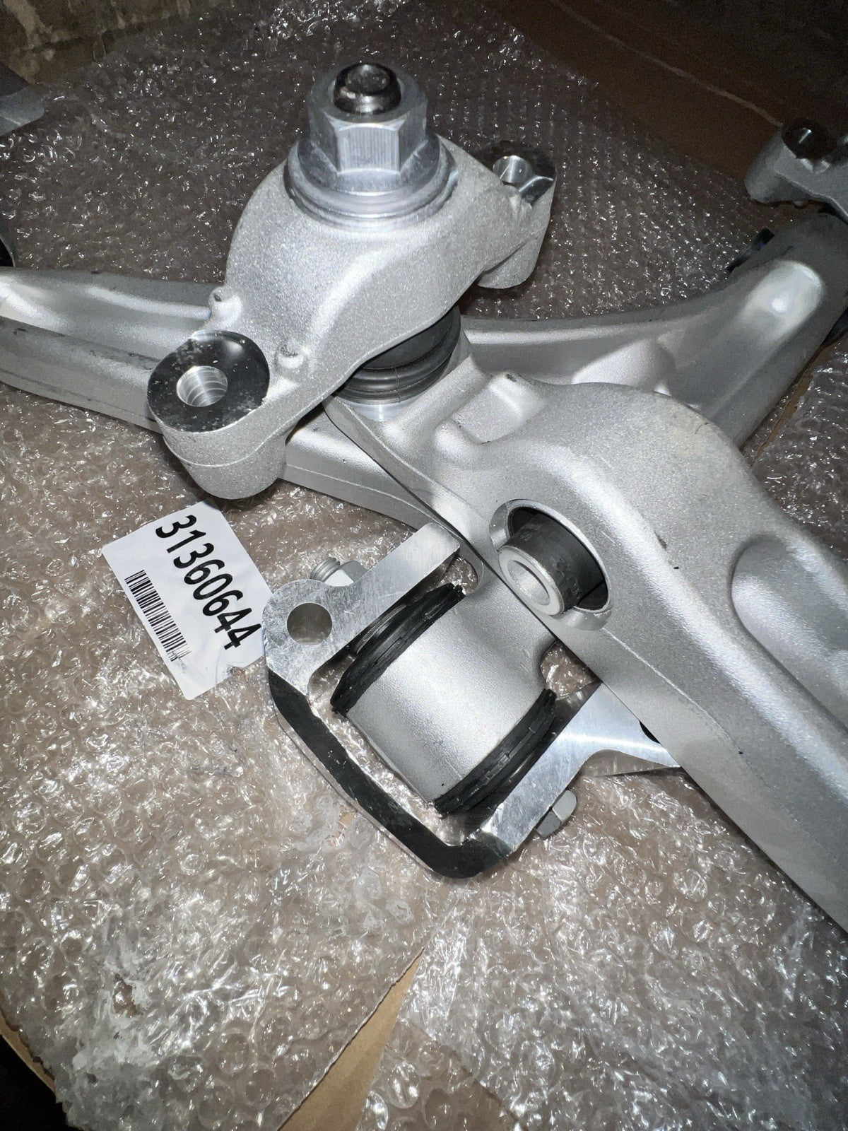 2 of Front Lower Left Right Control Arms Fit Volvo XC90 XC60 T5 T6 T8 B6 2016-